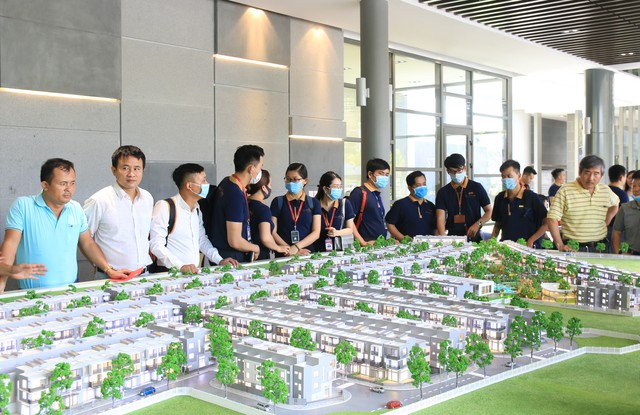 Bước sang năm 2023, thời điểm nào BĐS lấy lại đà? - Ảnh 2. Bước sang năm 2023, thời điểm nào BĐS lấy lại đà? - Ảnh 2.